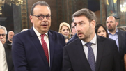 Και ο γάιδαρος βόσκει ανέμελος