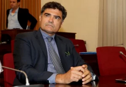 Στήλη Άλατος: Οι Έλληνες που πεθαίνουν γιατί ο Κυριάκος μετέτρεψε την Ελλάδα σε χώρα- “σφραγίδα” και ο Γιάννης Βαρδινογιάννης που στηρίζει με χίλια …