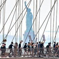 Μπ. Σάντερς: Οι Τραμπ-Μασκ επιτίθενται στη δημοκρατία