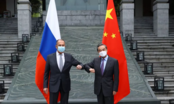 Η Κίνα και η Ρωσία συμφώνησαν να ενισχύσουν την «ενωμένη φωνή» τους