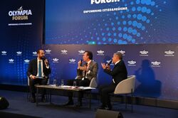 Κόντρα Φαρμάκη - Αγοραστού για το υδρο-ηλεκτρικό εργοστάσιο στη Μεσοχώρα στο Φόρουμ της Ολυμπίας