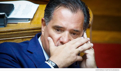Προσπαθούν να μαζέψουν τη θύελλα από τις δηλώσεις Γεωργιάδη