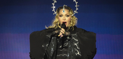 Madonna / «Πηγαίνετε στη Γάζα πριν να είναι πολύ αργά»-Έκκληση στον Πάπα για τα παιδιά που πεθαίνουν