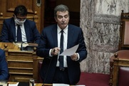 «Πλημμύρα» τουριστών στα νησιά προαναγγέλλει ο Χρυσοχοΐδης