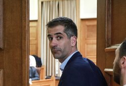 Ο Μπακογιάννης ζητά να μπει «λουκέτο» στη δομή φιλοξενίας στον Ελαιώνα!