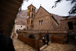 Η Αίγυπτος προχωρά σε αναστολή λειτουργίας της Μονής Αγίας Αικατερίνης Σινά – Αντιδράσεις από τον Αρχιεπίσκοπο Ιερώνυμο