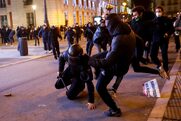 Κάτω η δικαιοσύνη του φρανκισμού: Συλλήψεις, τραυματισμοί και σκληρή καταστολή στις διαδηλώσεις υπέρ του Ασέλ
