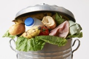 Πόσο στοιχίζει στην τσέπη σου και στον πλανήτη η σπατάλη τροφίμων