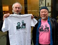 Λογοκρίθηκε έργο τέχνης του Άι Γουέι-Γουέι για τον Τζούλιαν Ασάνζ