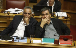 Στήλη Άλατος: Το “αντισυριζα μέτωπο εσωτερικού”, που αντιγράφει το ΚΚΕ