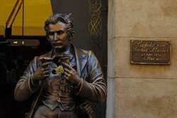 Λεοπόλδος φον Ζάχερ-Μάζοχ, Αυστριακός συγγραφέας και δημοσιογράφος