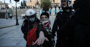 Αστυνομική βία ξανά σε σιωπηρή διαμαρτυρία καλλιτεχνών στο Σύνταγμα
