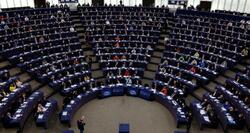Πυρά όλων των ομάδων του  Ευρωκοινοβουλίου κατά Κομισιόν για συγκάλυψη υποκλοπών-Μητσοτάκη