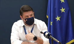 «Νέο εργαλείο» ενημέρωσης των πολιτών πάνω από έναν χρόνο μετά και εκνευρισμός Χαρδαλιά για τη μουσική στην εστίαση