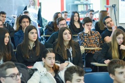 Μαθητές της Θεσσαλονίκης βοηθούν πρόσφυγες να σπουδάσουν στην Ευρώπη
