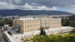 Έρευνα Eteron: Το 74% των πολιτών δηλώνουν δυσαρεστημένοι από τον τρόπο που λειτουργεί η δημοκρατία στην Ελλάδα