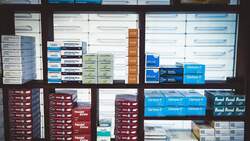 Φαρμακοποιοί: Εταιρείες αποσύρουν φάρμακα λόγω μικρού κέρδους