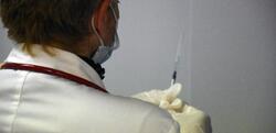 Γιατί απέχουν οι γιατροί από την εκστρατεία εμβολιασμού;