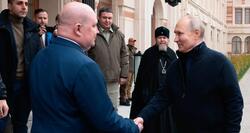 Στην Κριμαία ο Πούτιν μια ημέρα μετά το ένταλμα σύλληψης εις βάρος του