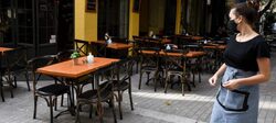 Κυβερνητικό αλαλούμ μέχρι και για το αστείο πλέον μέτρο του SMS – ΣΥΡΙΖΑ: ”Συνεχίζει το απόλυτο μπάχαλο στην πανδημία η κυβέρνηση” (vid)