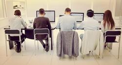 Εκτός ελέγχου η αγορά εργασίας στην Ελλάδα