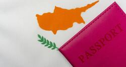 Ξέσπασε πολιτική κρίση στην Κύπρο με τα «χρυσά διαβατήρια»