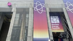 Η Greenpeace διακόπτει τη διεθνή σύνοδο κορυφής για τα πυρηνικά στις Βρυξέλλες
