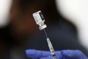 Κορονοϊός: Η διευθύντρια των CDC διαφοροποιήθηκε για την τρίτη δόση εμβολίου