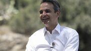Μητσοτάκης για νοσοκομεία: «Όλα είναι υπό έλεγχο», ενώ 10.000 υγειονομικοί τίθενται εκτός