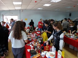 Χριστουγεννιάτικο Bazaar από τους φίλους του Μητροπολιτικού Κοινωνικού Ιατρείου Ελληνικού