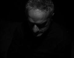 Προβολή ντοκιμαντέρ: «Χαμένα αστέρια», του Abdolreza Kohanrouz