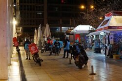 Η αντεπίθεση της efood-Μητσοτάκης στους διανομείς