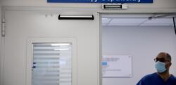 Κορωνοϊός / Απελπιστική η κατάσταση στα νοσοκομεία-«Δεκάδες διασωληνωμένοι εκτός ΜΕΘ»