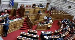 «Νύχτα ζόφου» στη Βουλή για το προσφυγικό καταγγέλλει ο ΣΥΡΙΖΑ