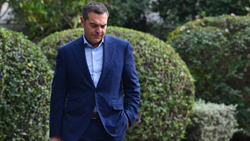 Παρέμβαση Τσίπρα: Καλεί την Βουλή να αγοράσει τις φωτογραφίες των 200 εκτελεσμένων στο Σκοπευτήριο