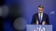 Μητσοτάκης εναντίον τραπεζών - σαν μαύρη κωμωδία