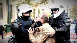 Έκθεση κόλαφος της Διεθνούς Αμνηστίας για βία και κατάχρηση εξουσίας με πρόσχημα την πανδημία στην Ελλάδα