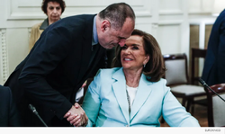 Διακριτικές αποστάσεις Μαξίμου από την Ντόρα Μπακογιάννη
