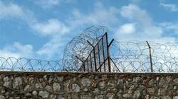Στη Βουλή η σκοτεινή υπόθεση με τις απευθείας αναθέσεις στις φυλακές