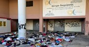 Εικόνες ντροπής με πεταμένα ρούχα για σεισμόπληκτους