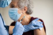 Με τους σημερινούς ρυθμούς εμβολιασμών, ούτε σε δύο χρόνια, τείχος ανοσίας στην Ελλάδα