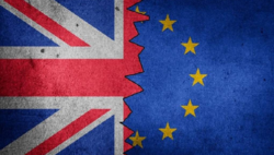 Συνεχίζεται η κόντρα Βρυξελλών – Λονδίνου για το λογαριασμό του Brexit