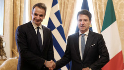 Oταν πανηγυρίζουν τ' αρπακτικά σημαίνει πως βρήκαν θηράματα.