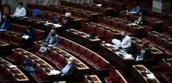 Υποχρεωτική συνεπιμέλεια / Άρχισε η «μάχη» στη Βουλή – Τριγμοί στη Νέα Δημοκρατία