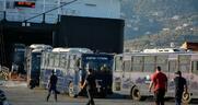 ΜΑΤ και οχήματα εκτόξευσης νερού στη Λέσβο