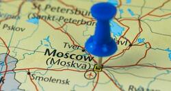 Η Μόσχα απελαύνει οκτώ Έλληνες διπλωμάτες σε αντίποινα για τα όπλα στην Ουκρανία