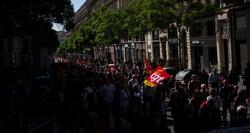 Χιλιάδες εργαζόμενοι στην Ευρώπη τίμησαν την επέτειο της Εργατικής Πρωτομαγιάς
