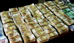 Ξέπλυμα χρήματος: Νομοσχέδιο για κρυπτονομίσματα και προπληρωμένες κάρτες