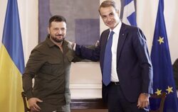 Σε κατάσταση πολιορκίας η Αθήνα για να «υποδεχθεί» το δικτάτορα Ζελένσκι! Είναι τόσο «δημοφιλής» που ο Μητσοτάκης βάζει λοκντάουν στους δήμους Αθήνας, Φιλοθέης, Χαλανδρίου την Κυριακή